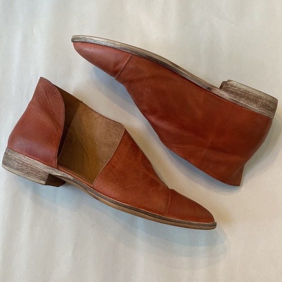 Free People Royale Flat in Whiskey **FITS LIKE 37/6.5*** but listed as size 39/9 - Picture 10 of 12